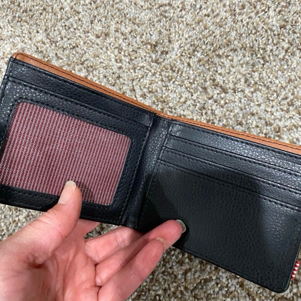 Herschel Green and Black Wallet - Picture 2 of 3